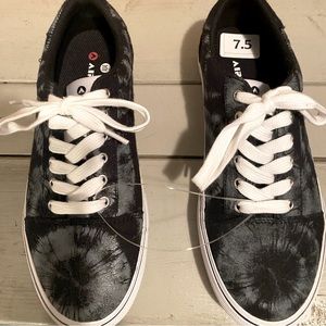 NWOB Womens Airwalk Tennis Shoes